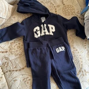 Gap sweater and joggers